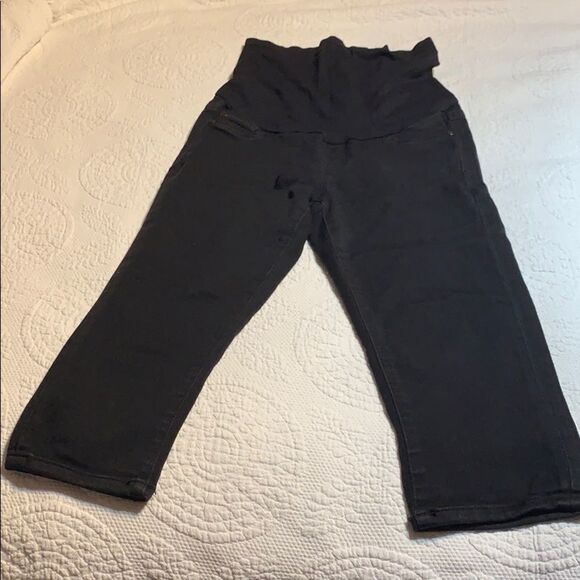 Celebrity Pink maternity Capri leggings. Super soft. Small - Picture 2 of 5